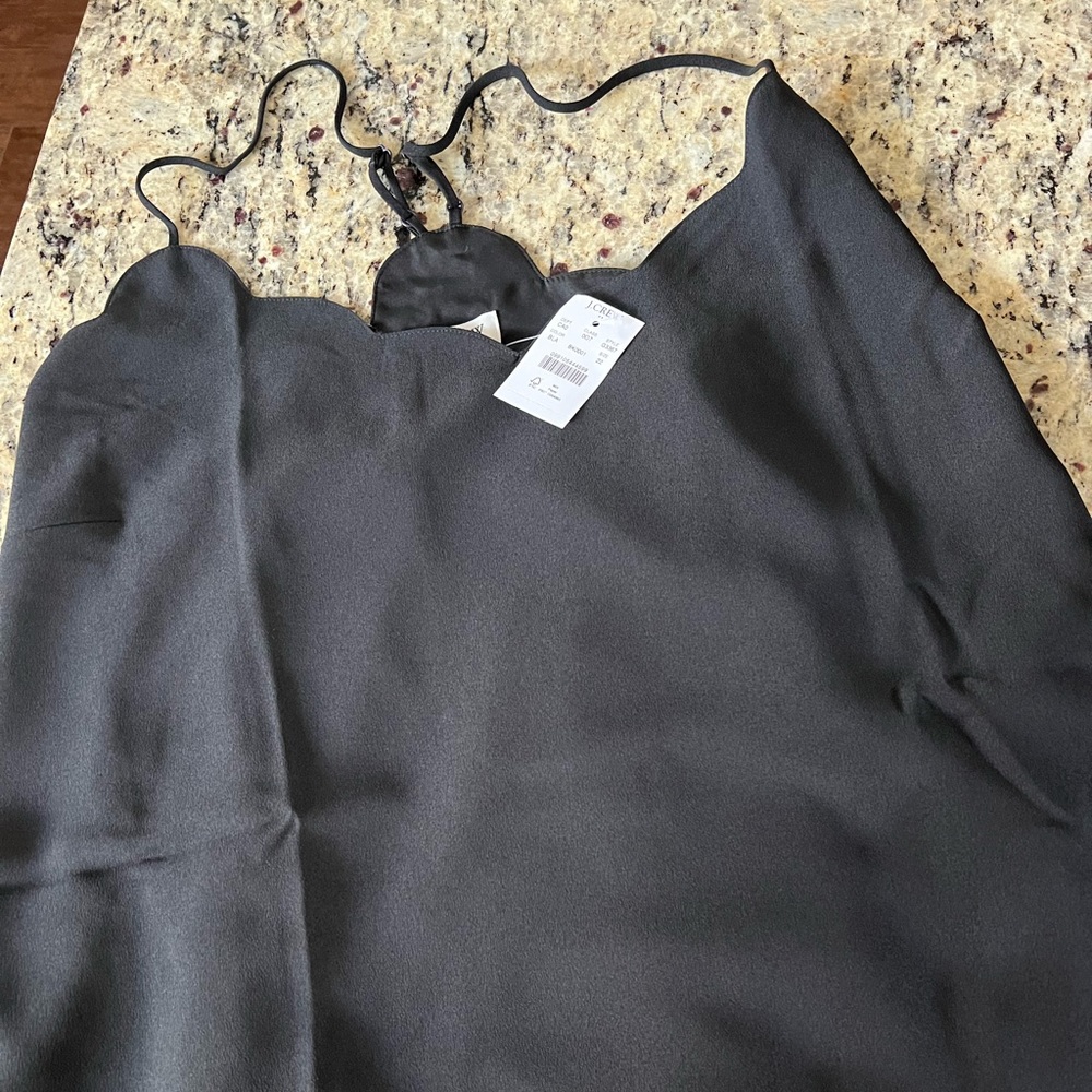 Scalloped tank